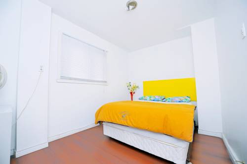 Imagen de la habitación del Hotel Mini, Montreal. Foto 10