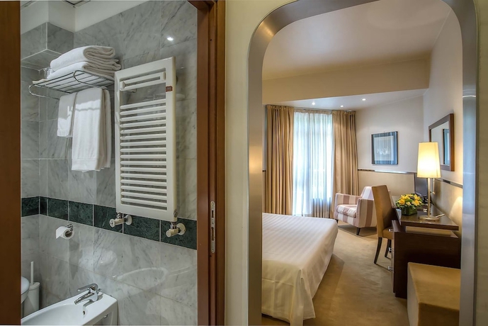 Imagen de la habitación del Hotel Mini Palace. Foto 15