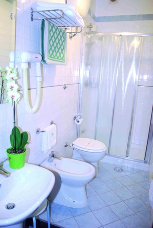 Imagen de la habitación del Hotel Mini, Pozzuoli. Foto 6