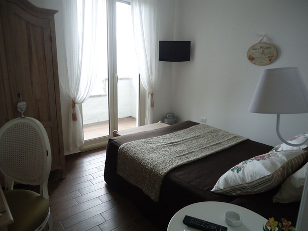 Imagen de la habitación del Hotel Mini, Pozzuoli. Foto 13