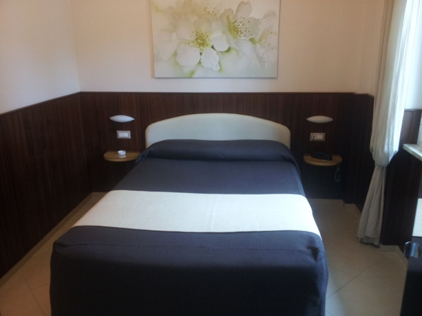 Imagen de la habitación del Hotel Mini, Pozzuoli. Foto 16