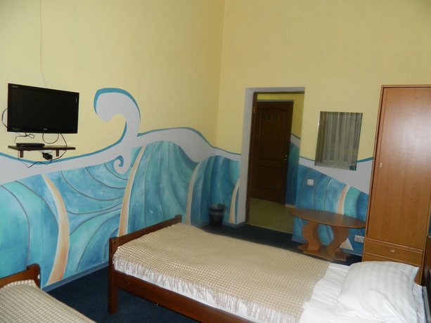 Imagen de la habitación del Hotel Mini-Ocean. Foto 7