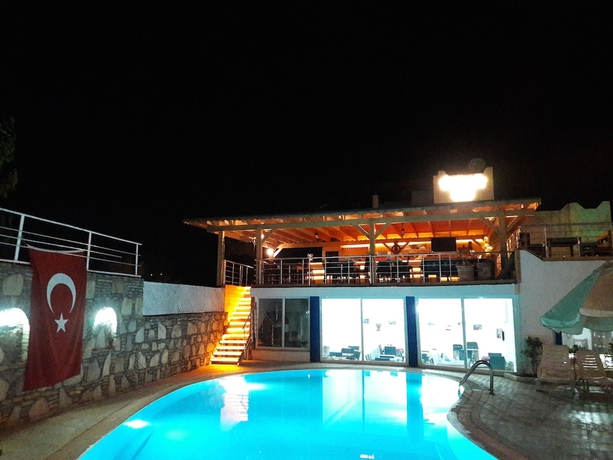 Imagen de la piscina del Hotel Ministar. Foto 18