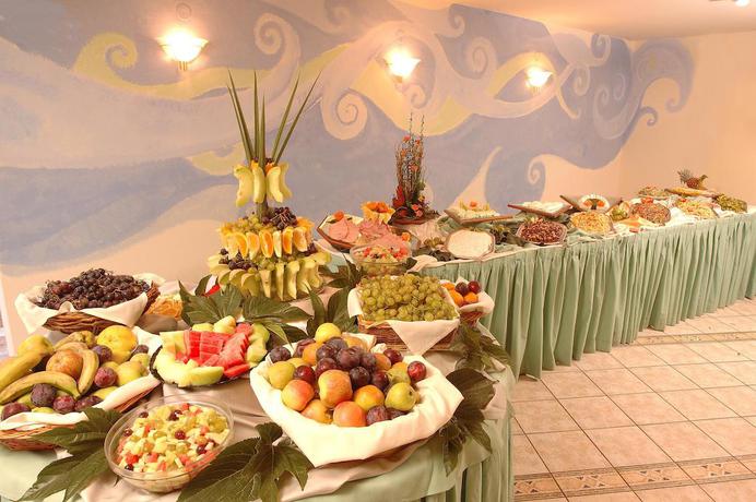 Imagen del bar/restaurante del Hotel Minos Mare. Foto 3