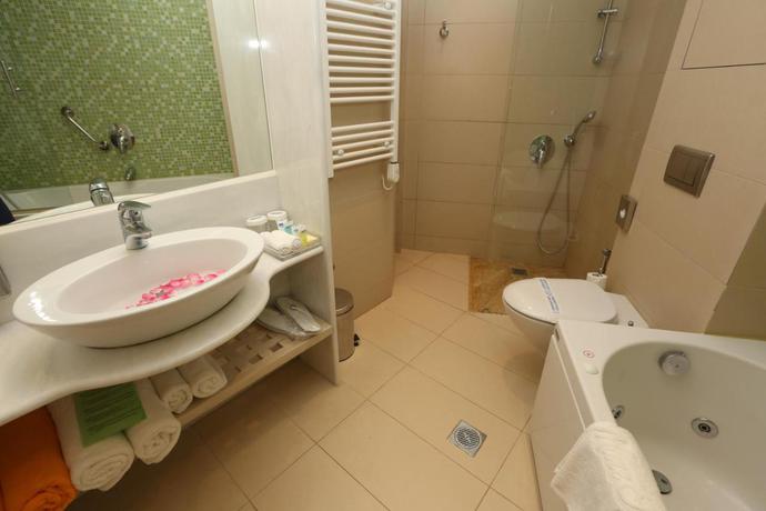 Imagen de la habitación del Hotel Minos Mare Royal. Foto 6