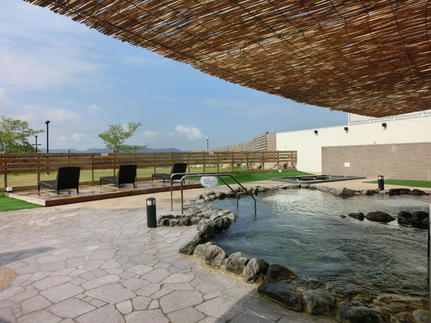 Imagen de la piscina del Hotel Minotani Green Sports. Foto 13