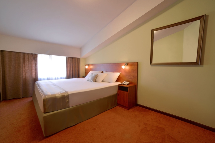 Imagen de la habitación del Hotel Minotel Barsam Suites. Foto 2