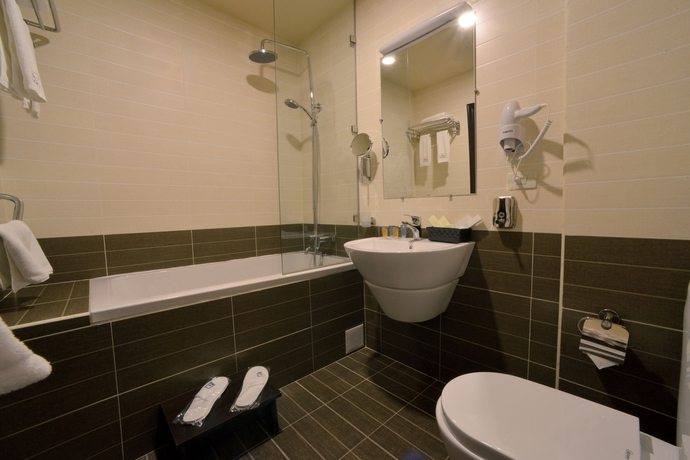 Imagen de la habitación del Hotel Minotel Barsam Suites. Foto 5