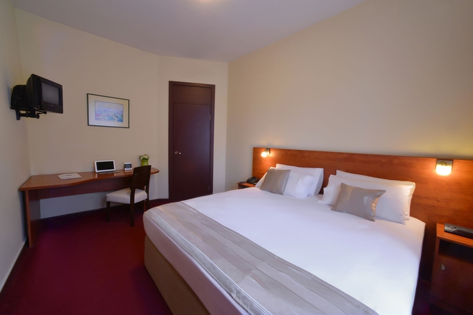 Imagen de la habitación del Hotel Minotel Barsam Suites. Foto 8