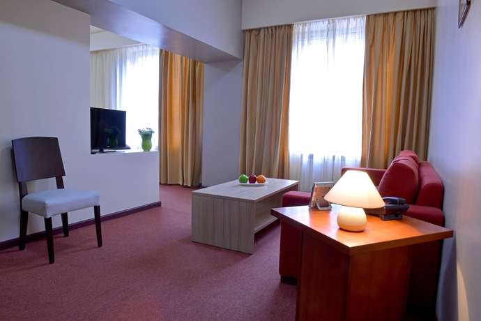 Imagen de los interiores del Hotel Minotel Barsam Suites. Foto 14