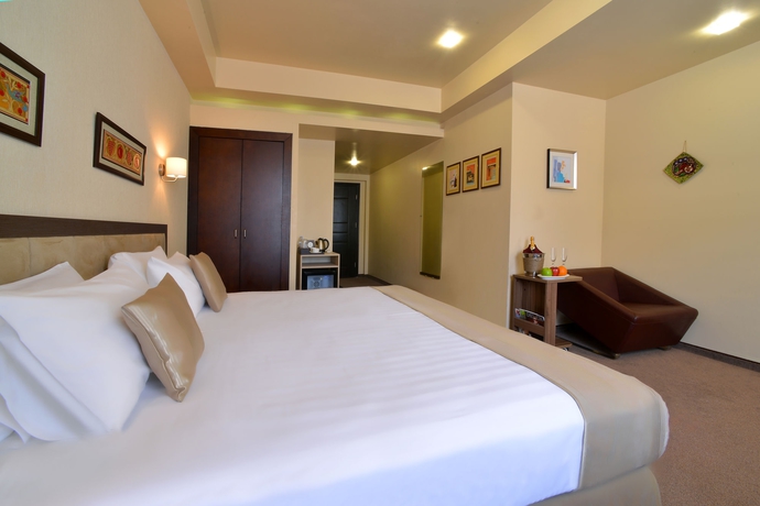 Imagen de la habitación del Hotel Minotel Barsam Suites. Foto 11