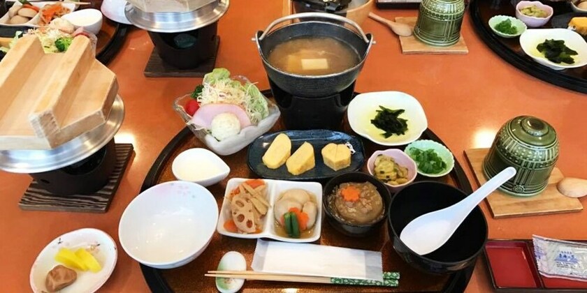 Imagen del bar/restaurante del Hotel Minshuku Inn Shirahama Ekinoyado. Foto 13