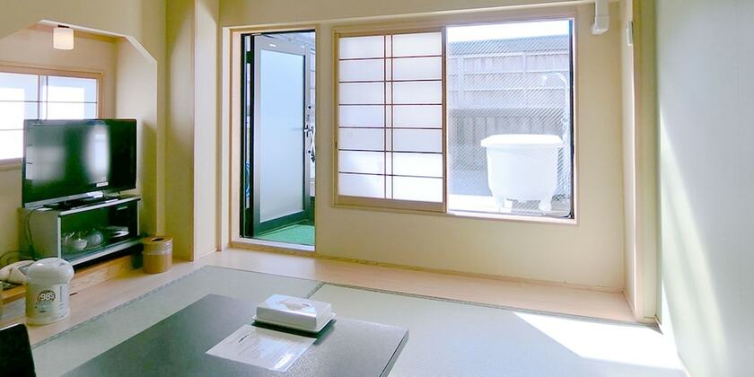 Imagen de la habitación del Hotel Minshuku Inn Shirahama Ekinoyado. Foto 19
