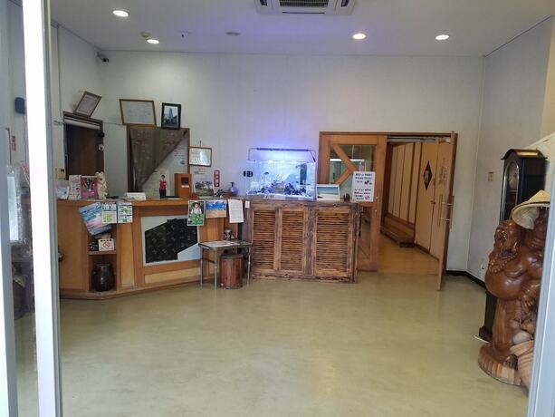 Imagen general del Hotel Minshuku Kumejima Bekkan. Foto 1