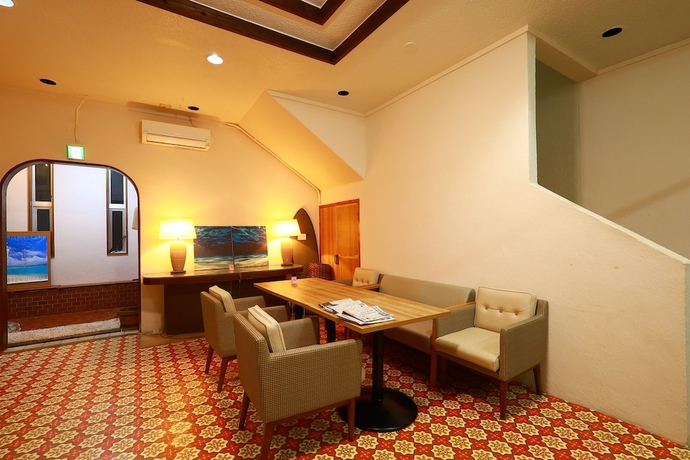 Imagen de los interiores del Hotel Minshuku Seaside House Dugong. Foto 13