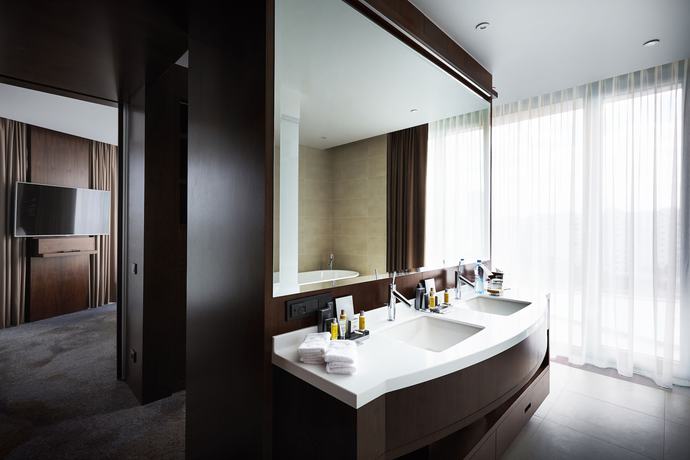 Imagen de la habitación del Hotel Minsk Marriott. Foto 16