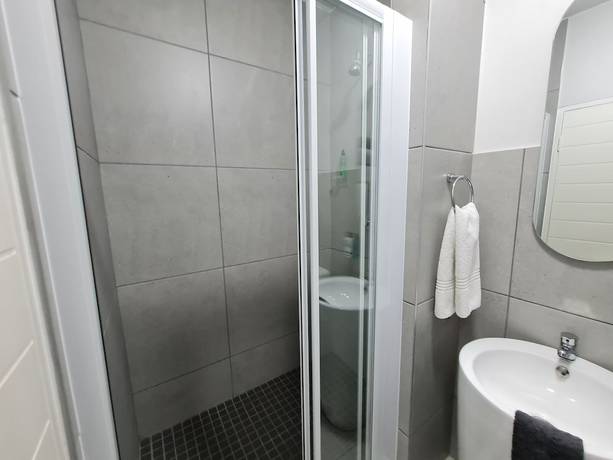 Imagen de la habitación del Hotel Mint Express Melrose View. Foto 3