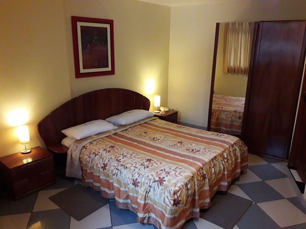 Imagen de la habitación del Hotel Mintaka. Foto 3