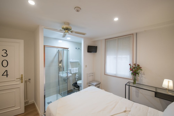 Imagen de la habitación del Hotel Miño. Foto 10