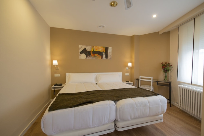 Imagen de la habitación del Hotel Miño. Foto 15