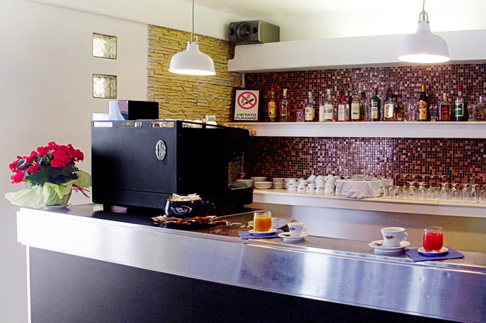 Imagen del bar/restaurante del Hotel Minturnae. Foto 4