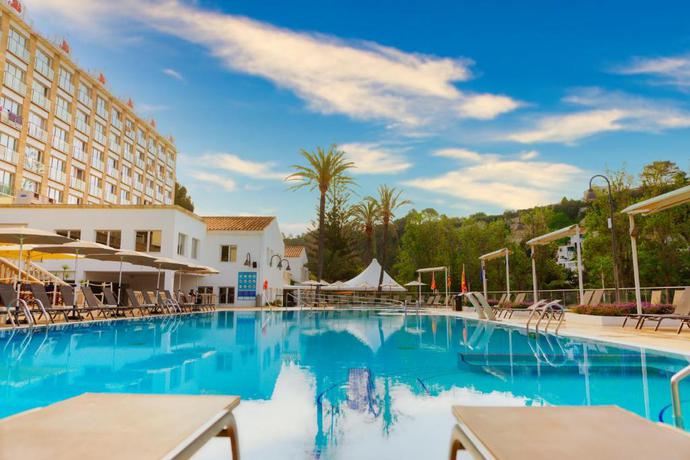 Imagen de la piscina del Hotel Minura Cala Galdana & Apartamentos d'Aljandar. Foto 18