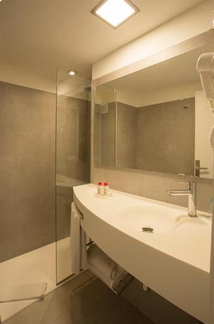 Imagen de la habitación del Hotel Minura Cala Galdana & Apartamentos d'Aljandar. Foto 3