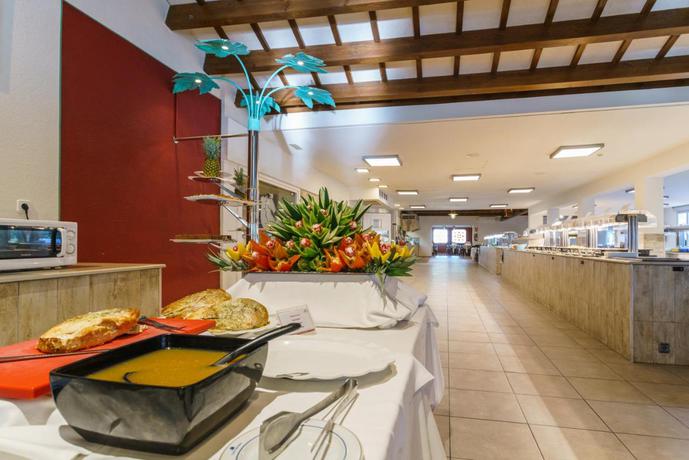 Imagen del bar/restaurante del Hotel Minura Cala Galdana & Apartamentos d'Aljandar. Foto 2