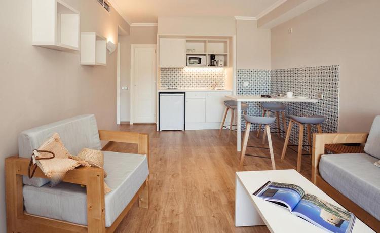 Imagen de la habitación del Hotel Minura Cala Galdana & Apartamentos d'Aljandar. Foto 4