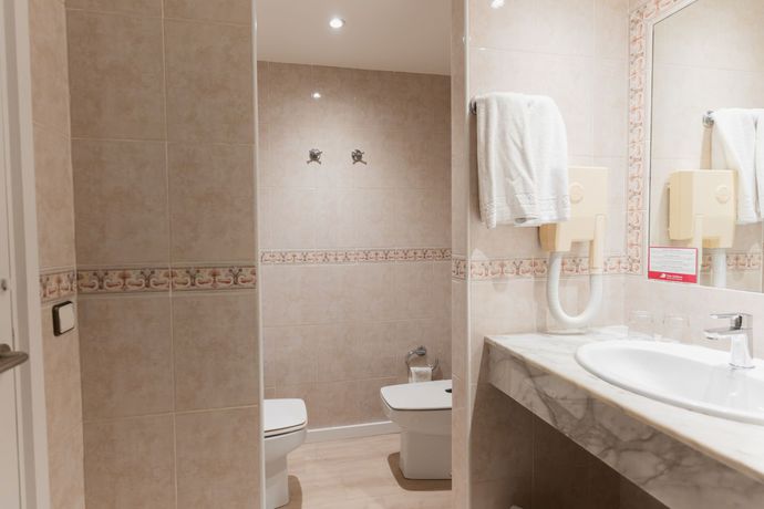 Imagen de la habitación del Hotel Minura Cala Galdana & Apartamentos d'Aljandar. Foto 8