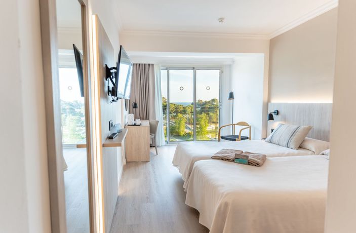 Imagen de la habitación del Hotel Minura Cala Galdana & Apartamentos d'Aljandar. Foto 9