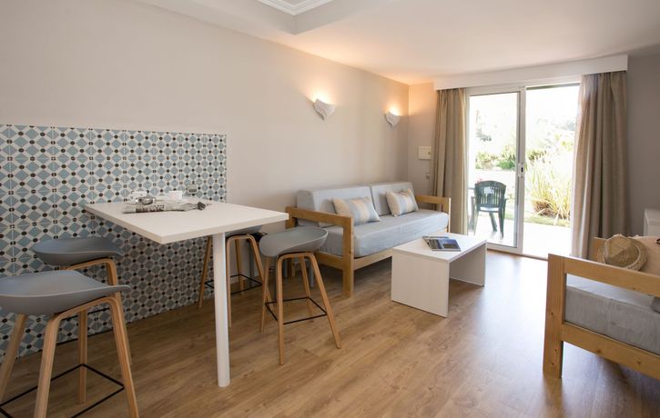 Imagen de la habitación del Hotel Minura Cala Galdana & Apartamentos d'Aljandar. Foto 12