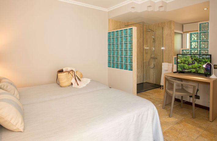 Imagen de la habitación del Hotel Minura Cala Galdana & Apartamentos d'Aljandar. Foto 13