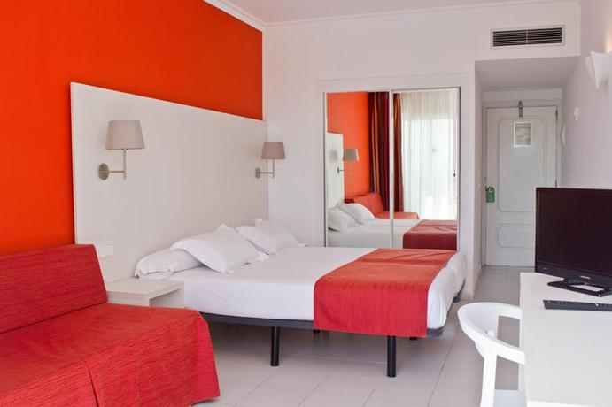 Imagen de la habitación del Hotel Minura Sur Menorca. Foto 7