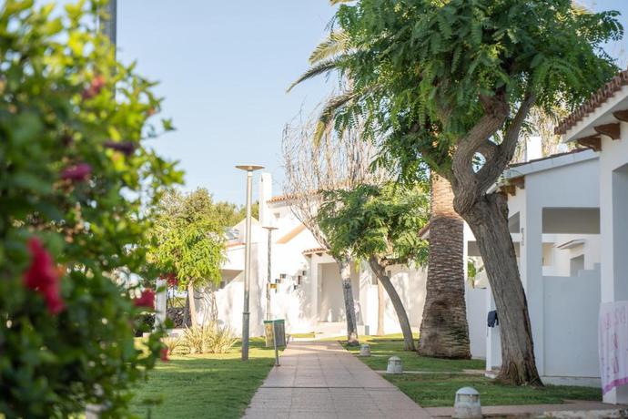 Imagen de los exteriores del Hotel Minura Sur Menorca. Foto 15
