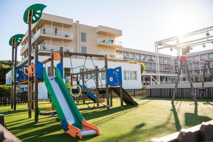 Imagen de los exteriores del Hotel Minura Sur Menorca. Foto 16
