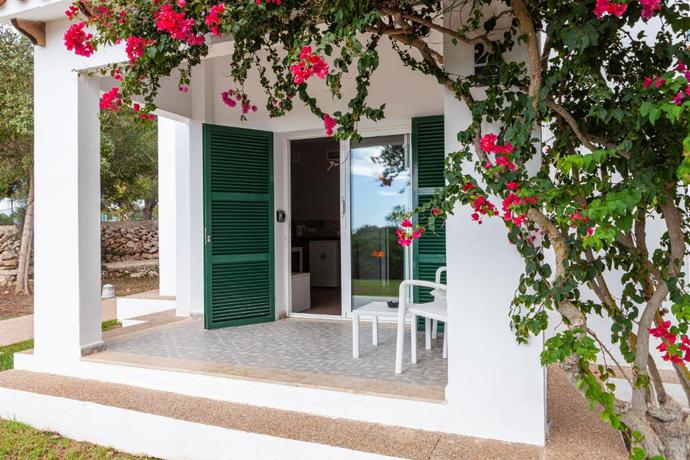 Imagen de los exteriores del Hotel Minura Sur Menorca. Foto 18