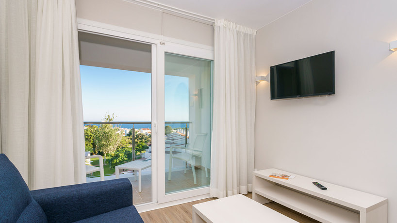 Imagen general del Hotel Minura Sur Menorca Suites & Waterpark. Foto 1