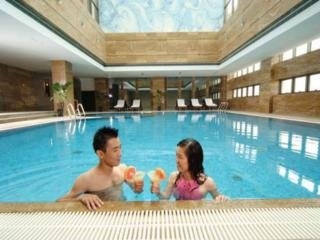 Imagen de la piscina del Hotel Minya. Foto 6