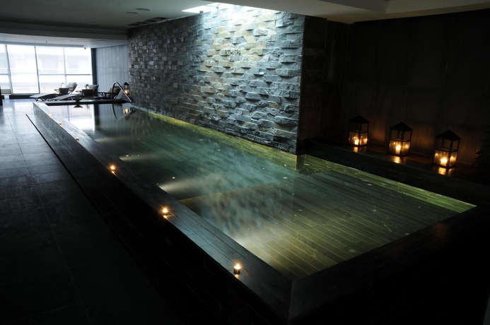 Imagen de la piscina del Hotel Mio Buenos Aires. Foto 10