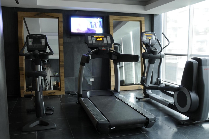 Imagen de la piscina del Hotel Mio Buenos Aires. Foto 11