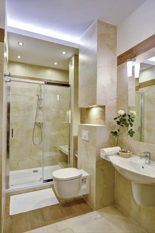 Imagen de la habitación del Hotel Miodowa. Foto 10