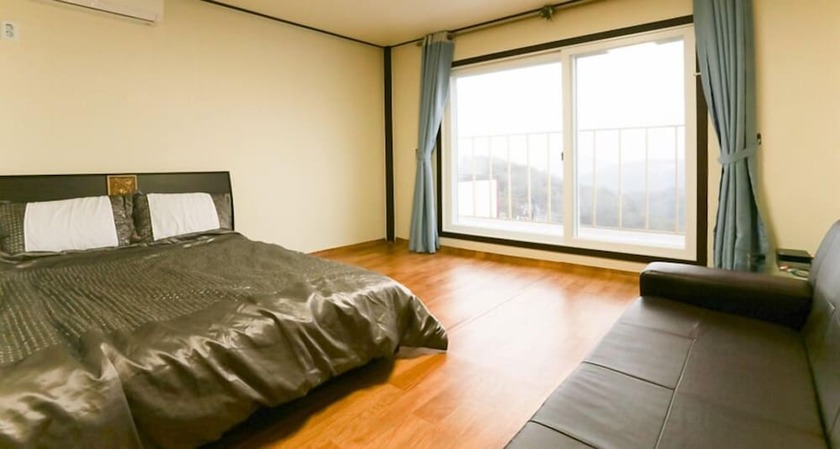 Imagen general del Hotel Mir House 1157. Foto 7