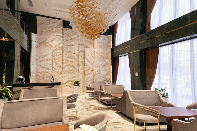 Imagen del bar/restaurante del Hotel Mir Luxe Plaza. Foto 2