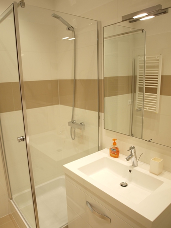 Imagen de la habitación del Hotel MirÓ Studio Apartments. Foto 3