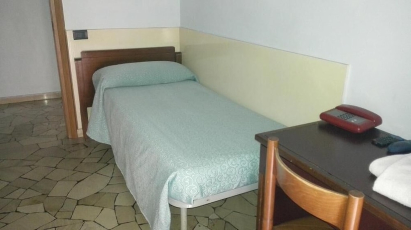 Imagen de la habitación del Hotel Mira, Biumo Superiore. Foto 7