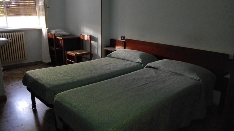 Imagen de la habitación del Hotel Mira, Biumo Superiore. Foto 13