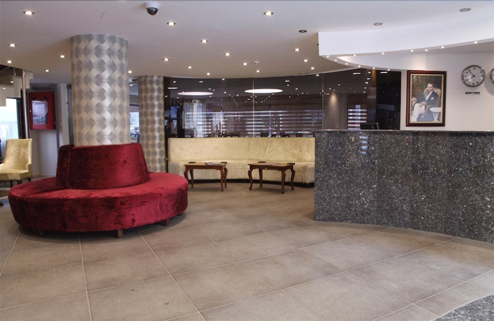 Imagen de los interiores del Hotel Mira Otel Alsancak. Foto 15