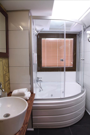 Imagen de la habitación del Hotel Mira Otel Alsancak. Foto 13