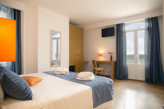 Imagen de la habitación del Hotel Mira Sagres. Foto 6